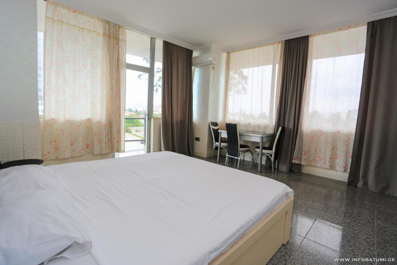 Hotel Carleone Batumi Exterior foto