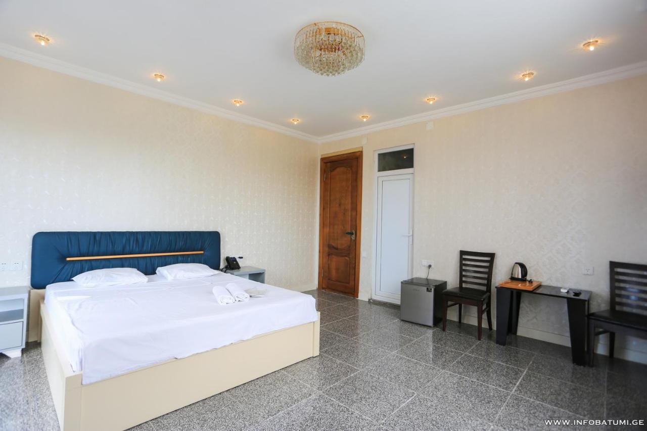 Hotel Carleone Batumi Exterior foto