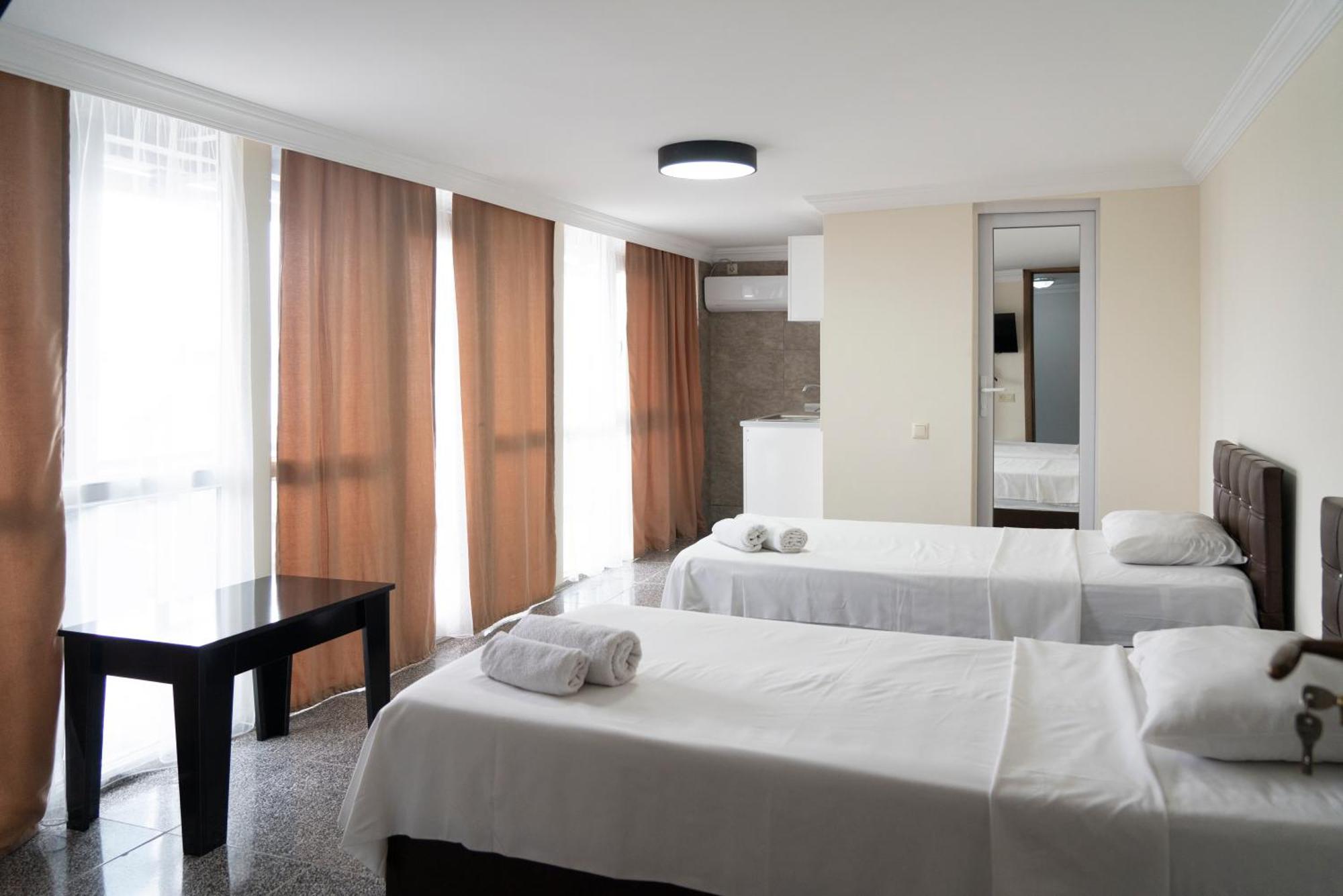 Hotel Carleone Batumi Exterior foto